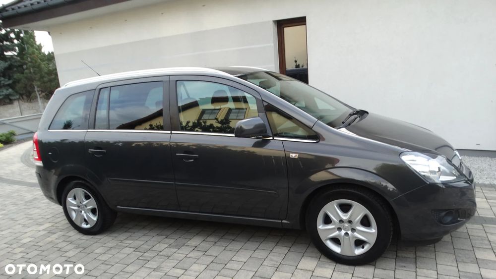 Opel Zafira 1.8 Cosmo - 4
