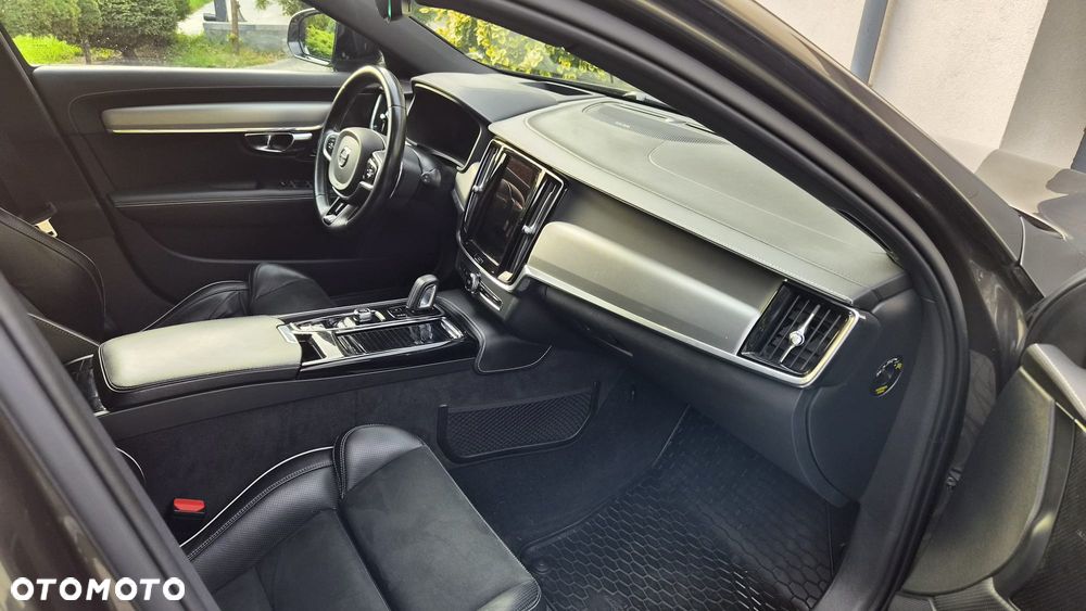 Volvo V90 T8 AWD Plug-In Hybrid R-Design - 20