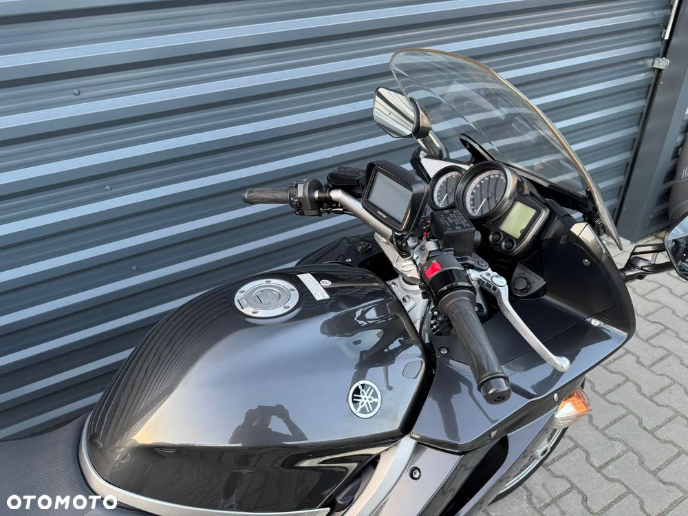 Yamaha FJR - 13