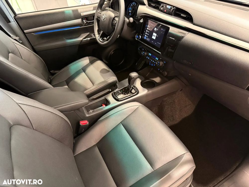 Toyota Hilux 2.8D 204CP 4x4 Double Cab AT Invincible - 12