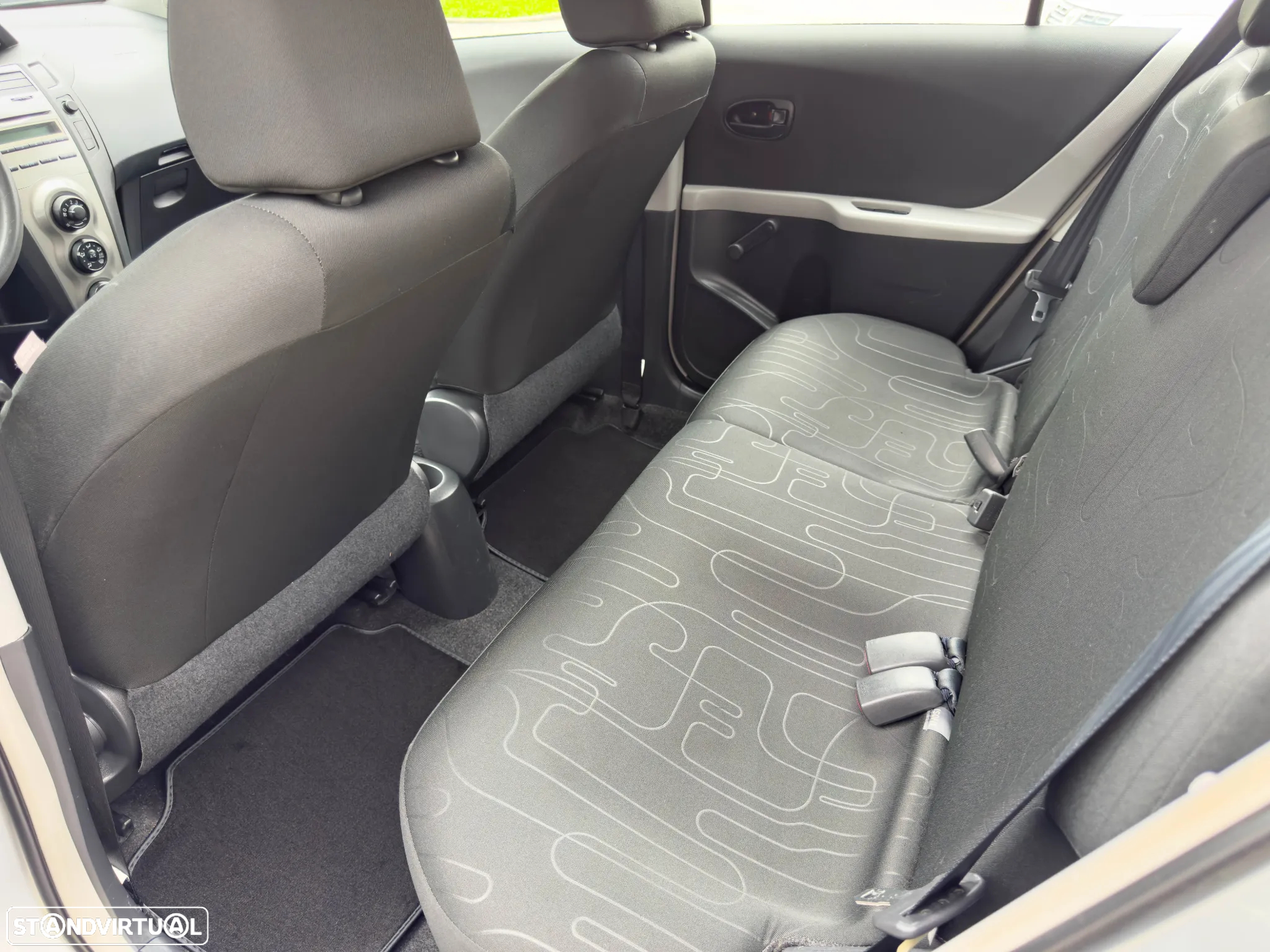 Toyota Yaris 1.0 VVT-i Cool - 8
