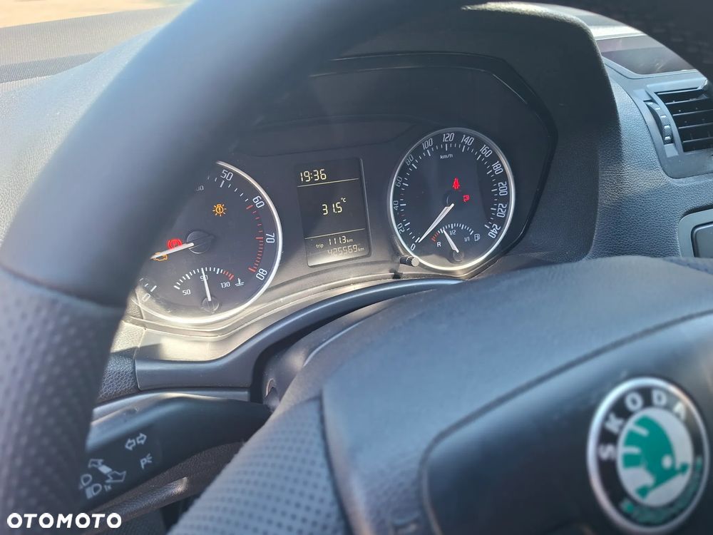 Skoda Octavia 1.6 Ambition - 16