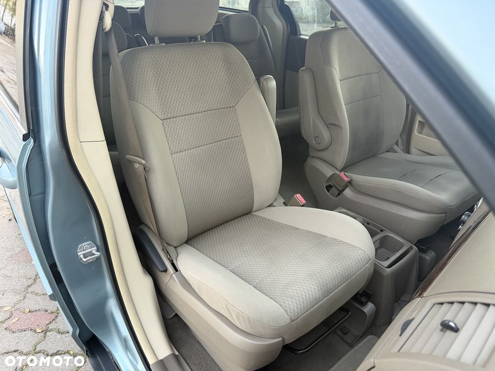 Chrysler Town & Country 3.3 LX - 24