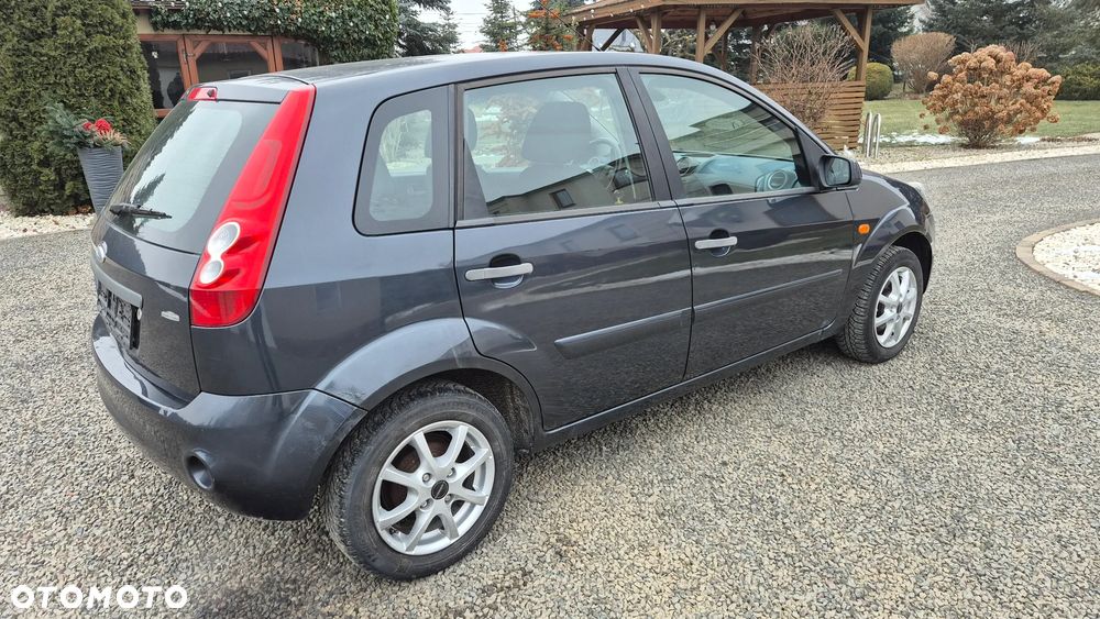Ford Fiesta 1.3 Ambiente - 8