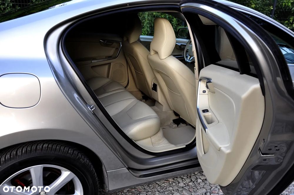 Volvo S60 T5 Geartronic Summum - 32