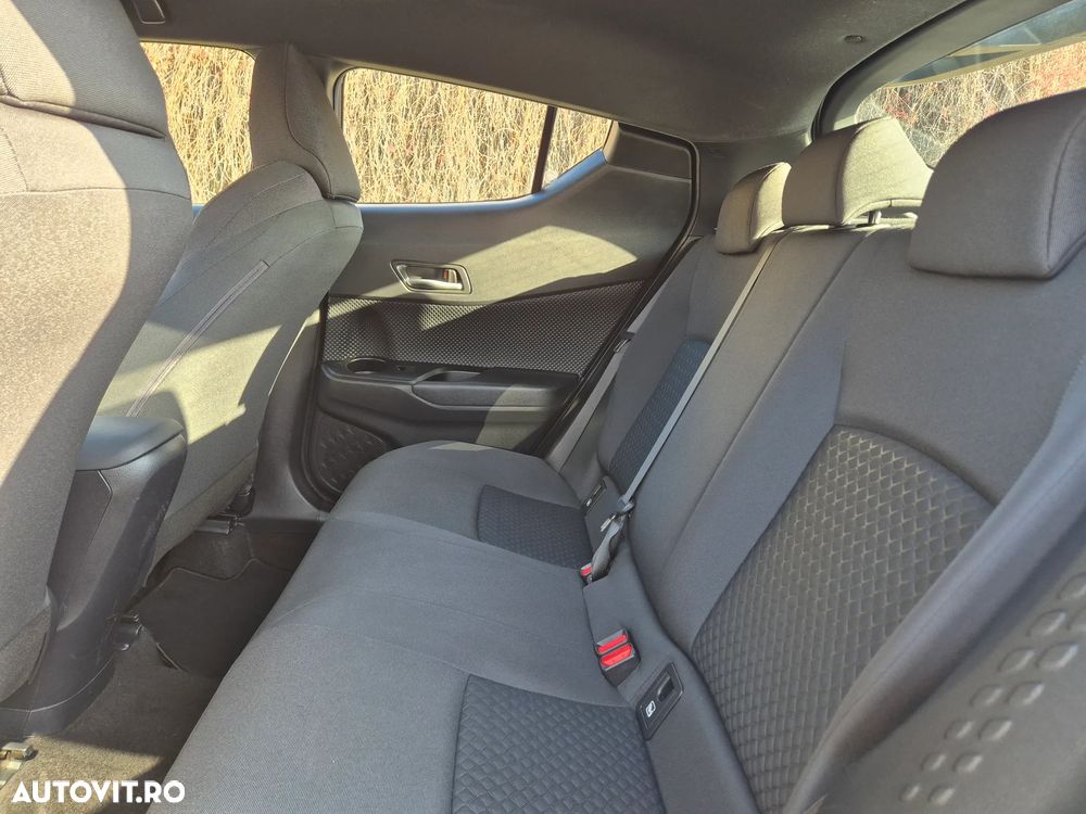 Toyota C-HR Hybrid Business-Edition - 18