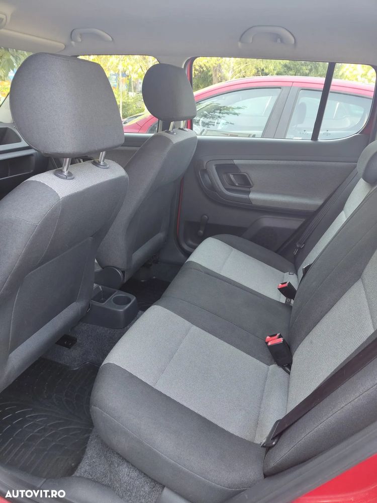 Skoda Fabia 1.2 HTP Ambiente - 12