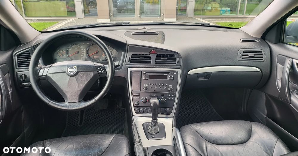 Volvo XC 70 2.4 AWD Automatik Momentum - 13