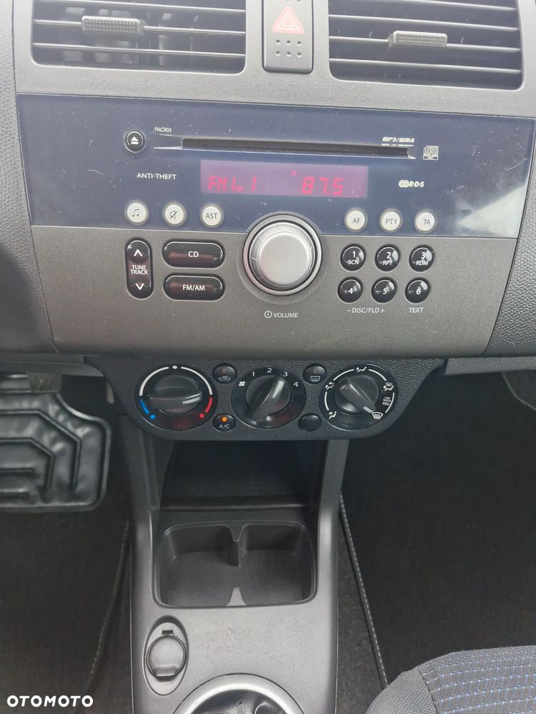 Suzuki Swift 1.3 Sakura - 29