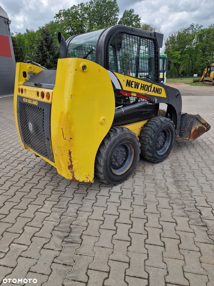 New Holland L216 - 4