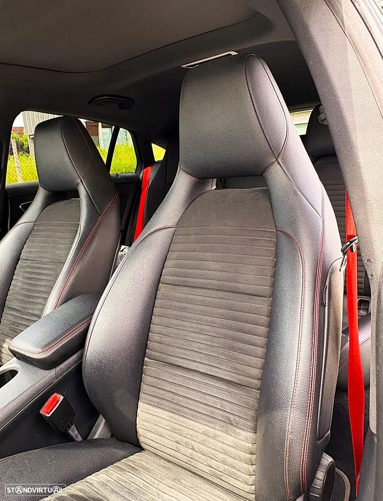 Mercedes-Benz CLA 45 AMG 4Matic Speedshift 7G-DCT - 16