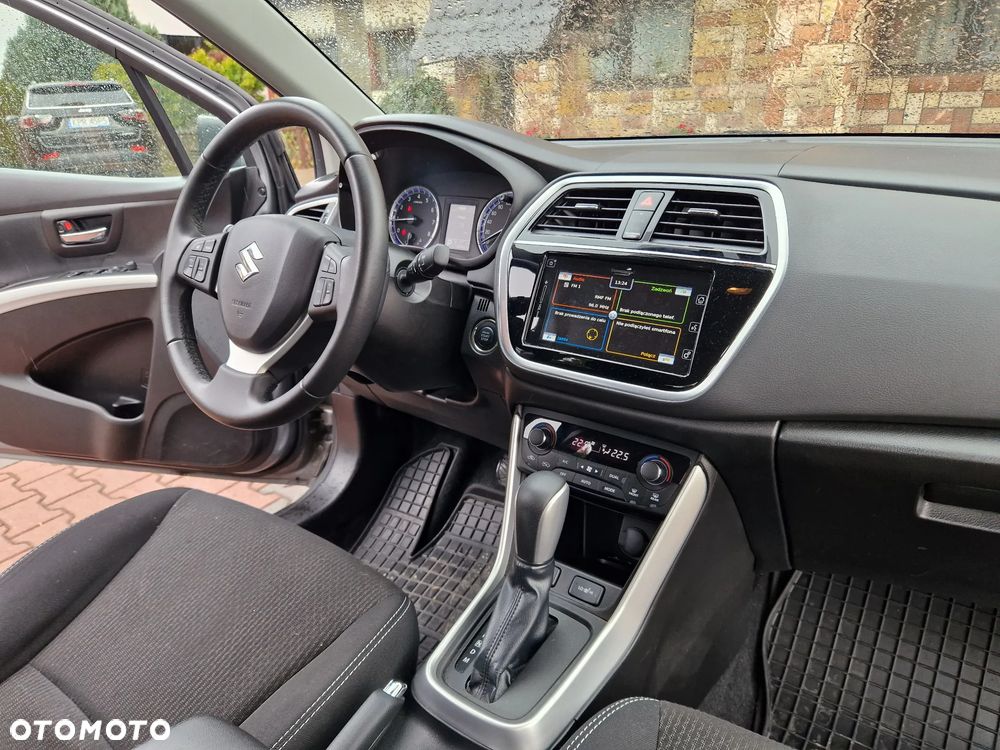 Suzuki SX4 S-Cross 1.4 T Premium 4WD - 28