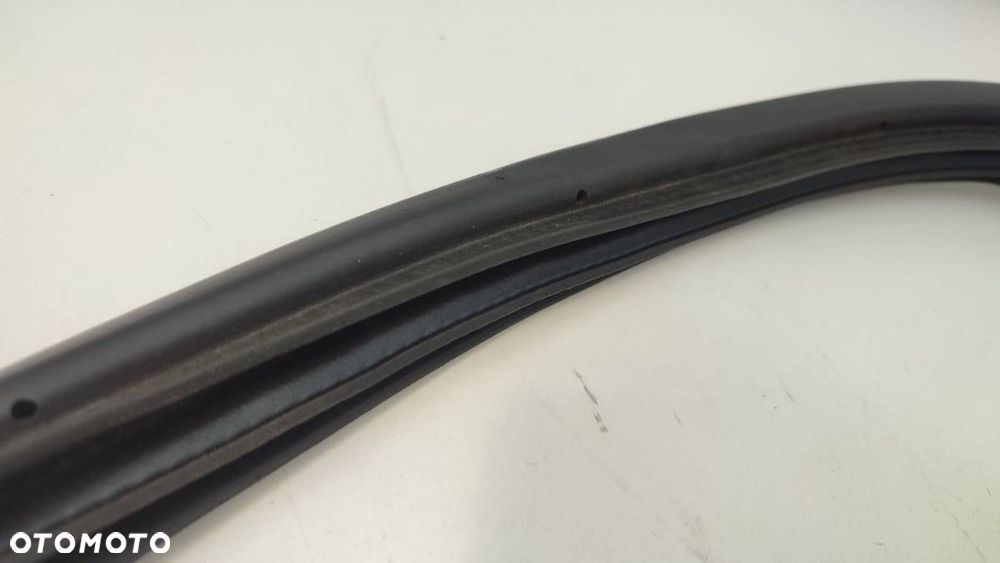 USZCZELKA DRZWI LEWA TYŁ INFINITI Q50 CZARNA - 2