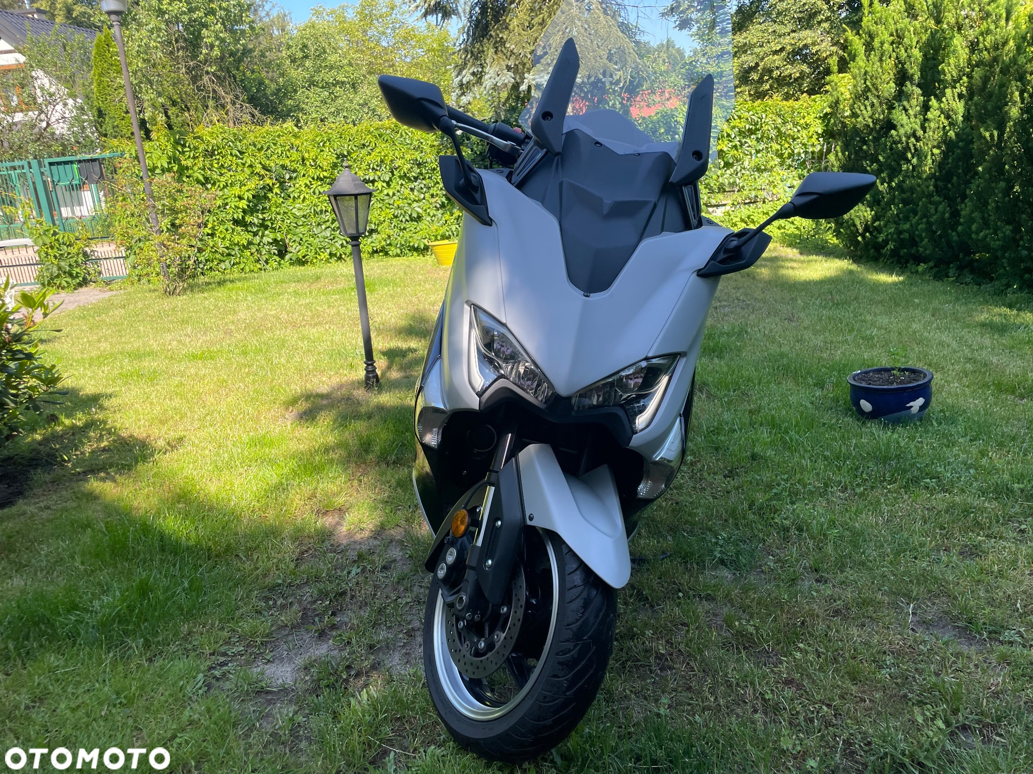 Yamaha Tmax - 12