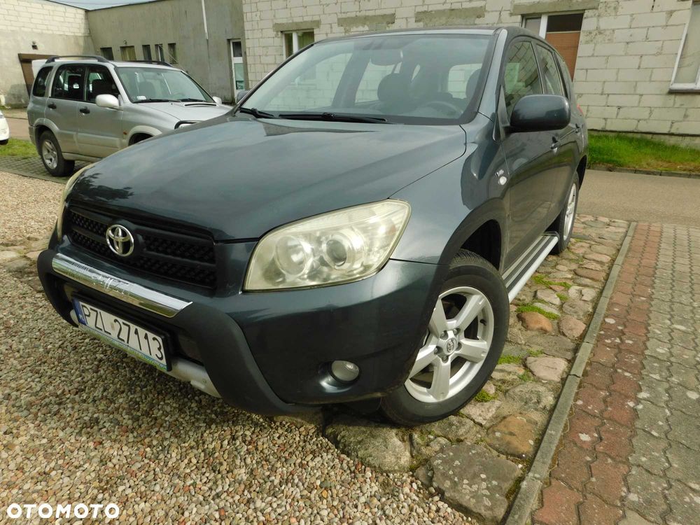 Toyota RAV4 - 1