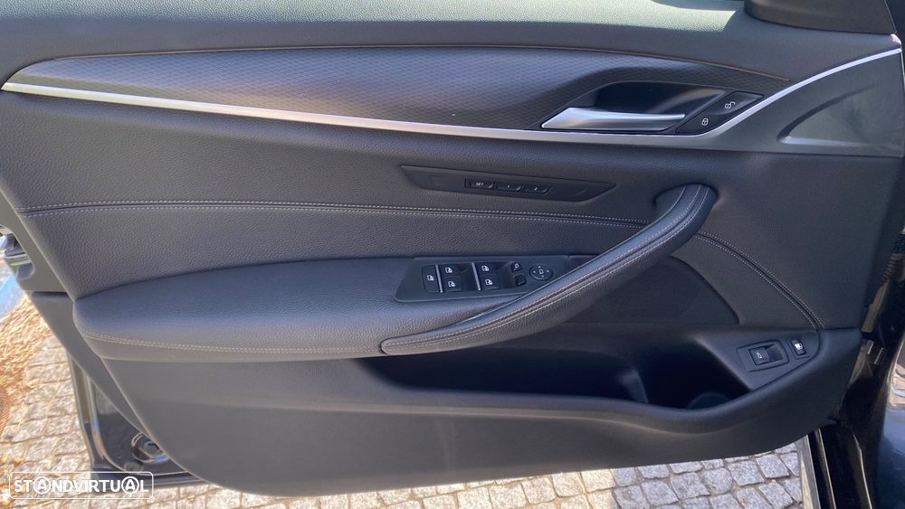 BMW 530 e Pack Desportivo M - 21