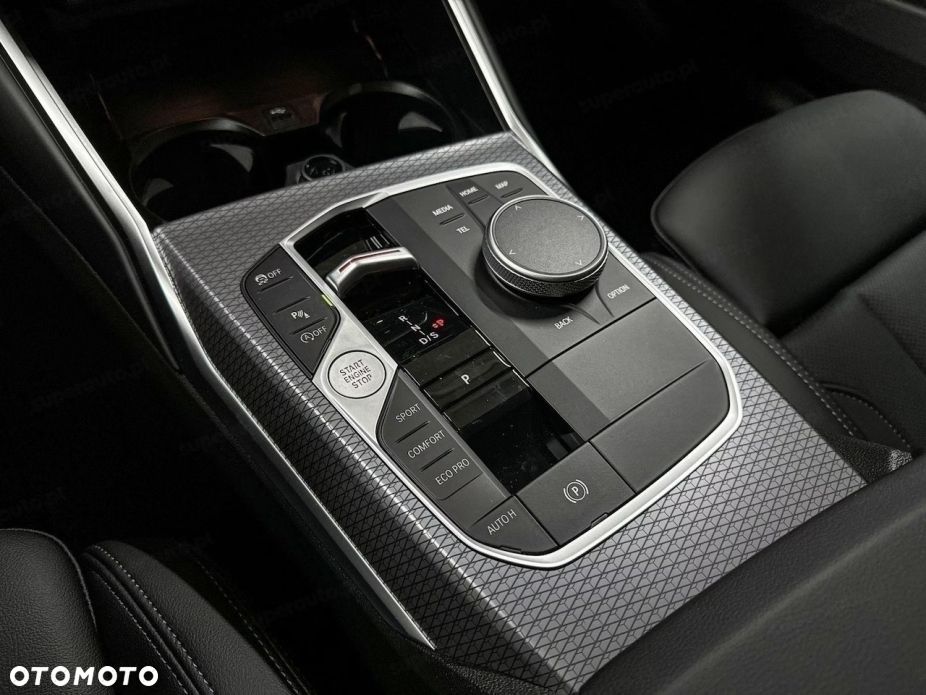 BMW Seria 3 318i M Sport - 15