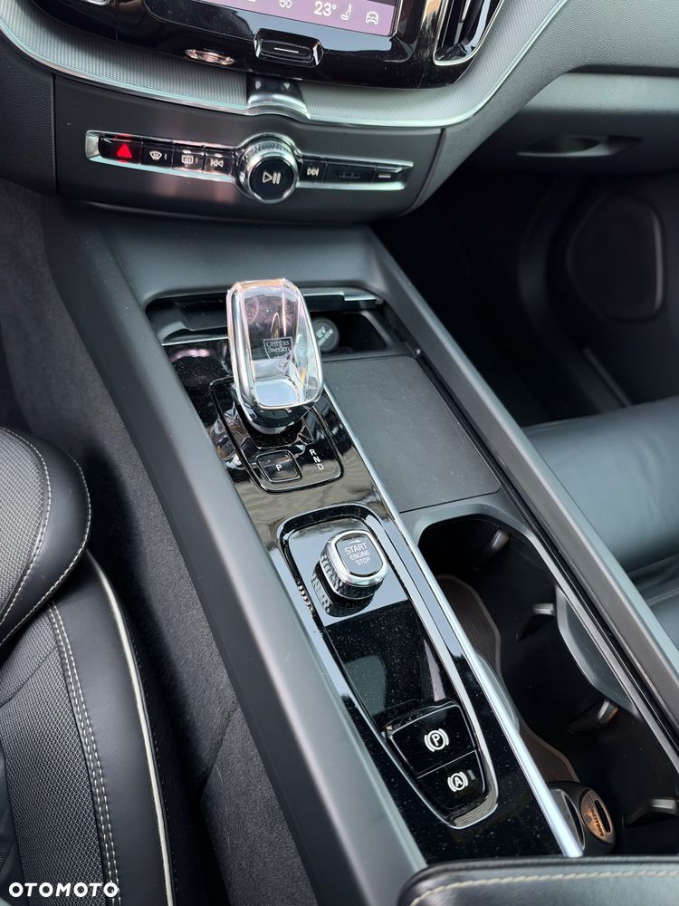 Volvo XC 60 B4 D AWD Geartronic Inscription - 22