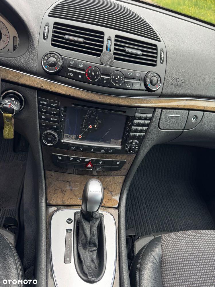 Mercedes-Benz Klasa E 200 Kompressor Automatik Avantgarde Sport Edition - 29