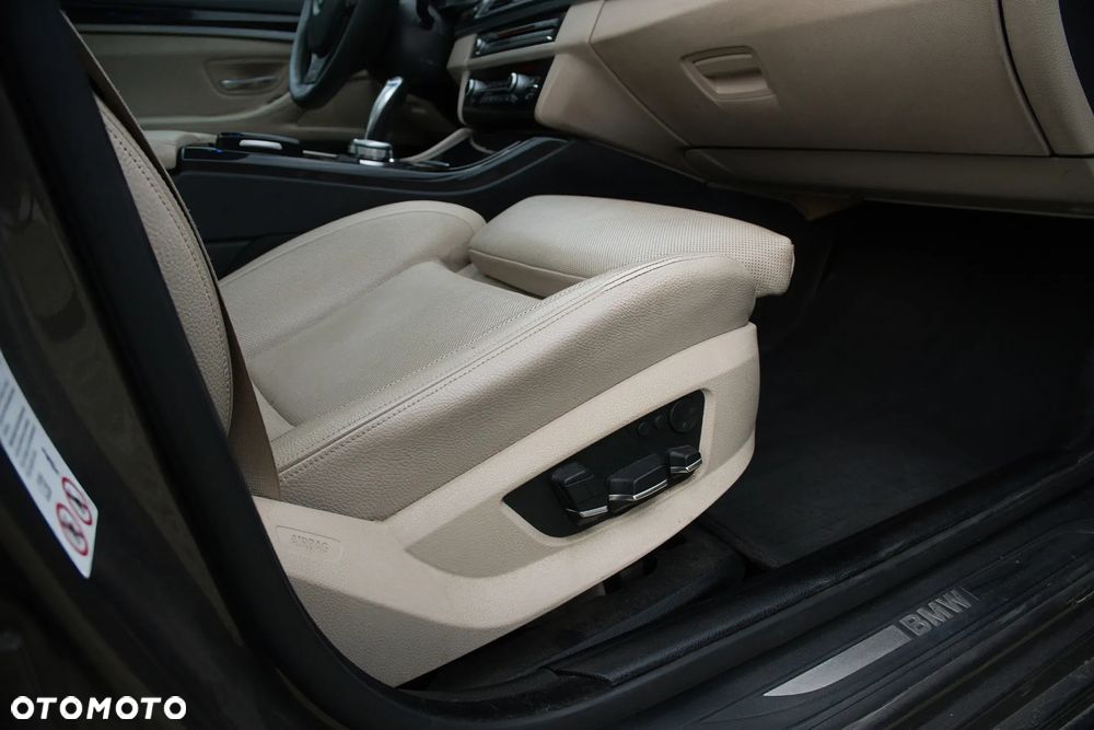 BMW Seria 5 520d Luxury Line - 14