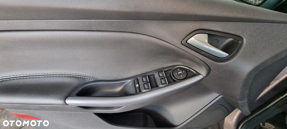 Ford Focus 1.6 EcoBoost Titanium - 11