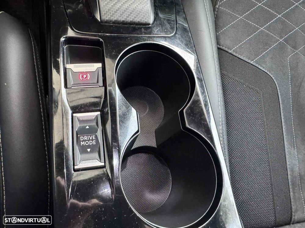 Peugeot 2008 1.2 PureTech GT EAT8 - 19