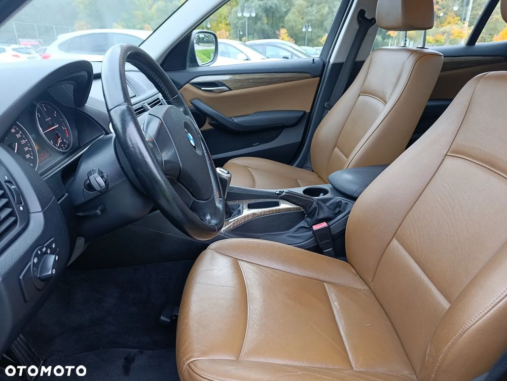 BMW X1 sDrive18d xLine - 12