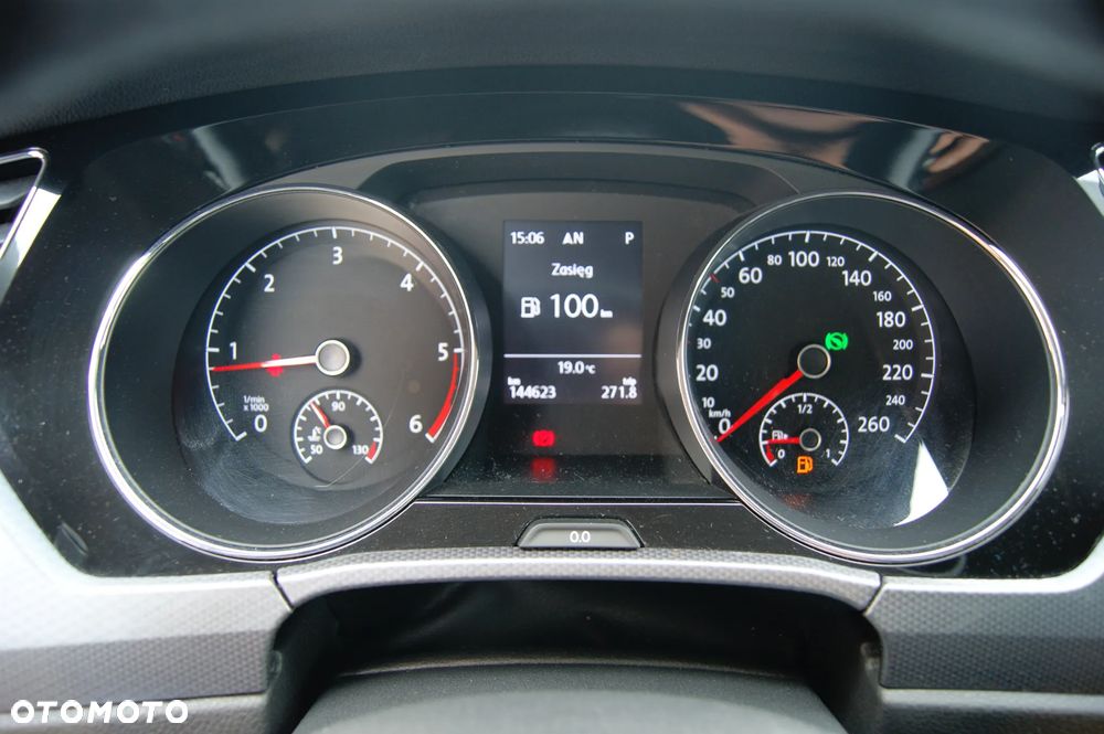 Volkswagen Touran 2.0 TDI SCR DSG ACTIVE - 15