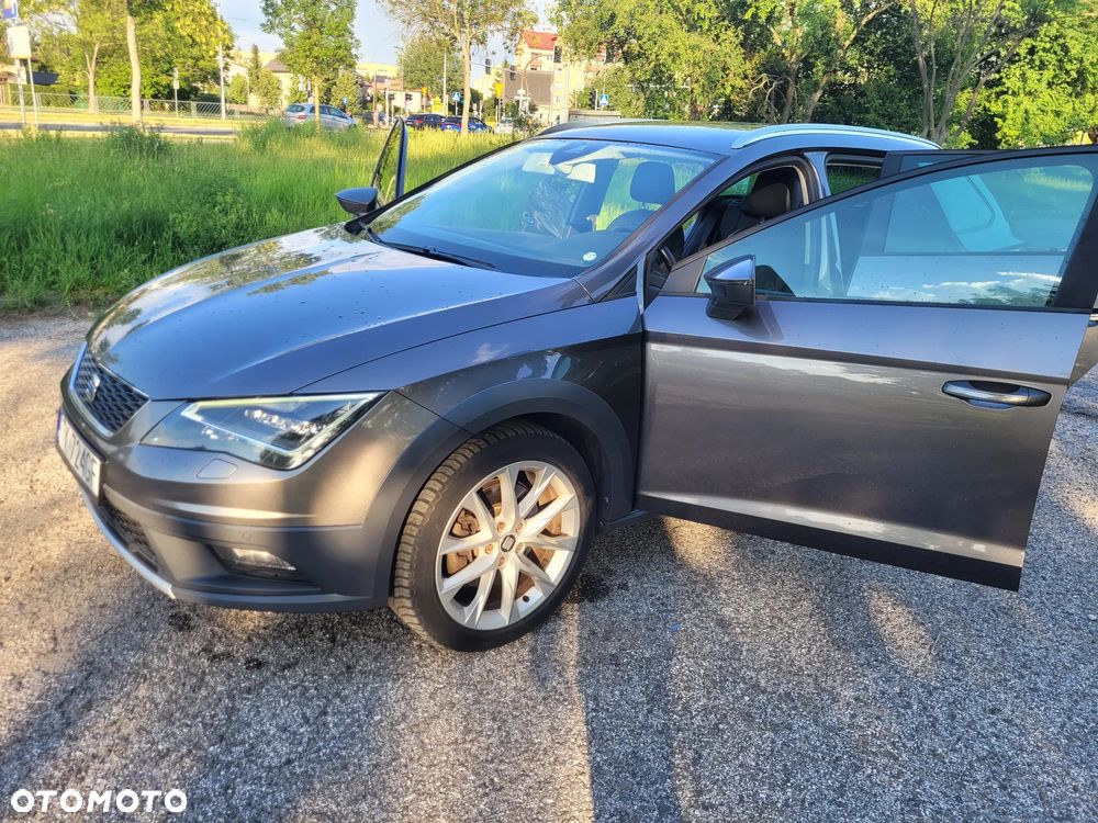 Seat Leon 2.0 TDI DPF Start&Stop DSG XCELLENCE - 32
