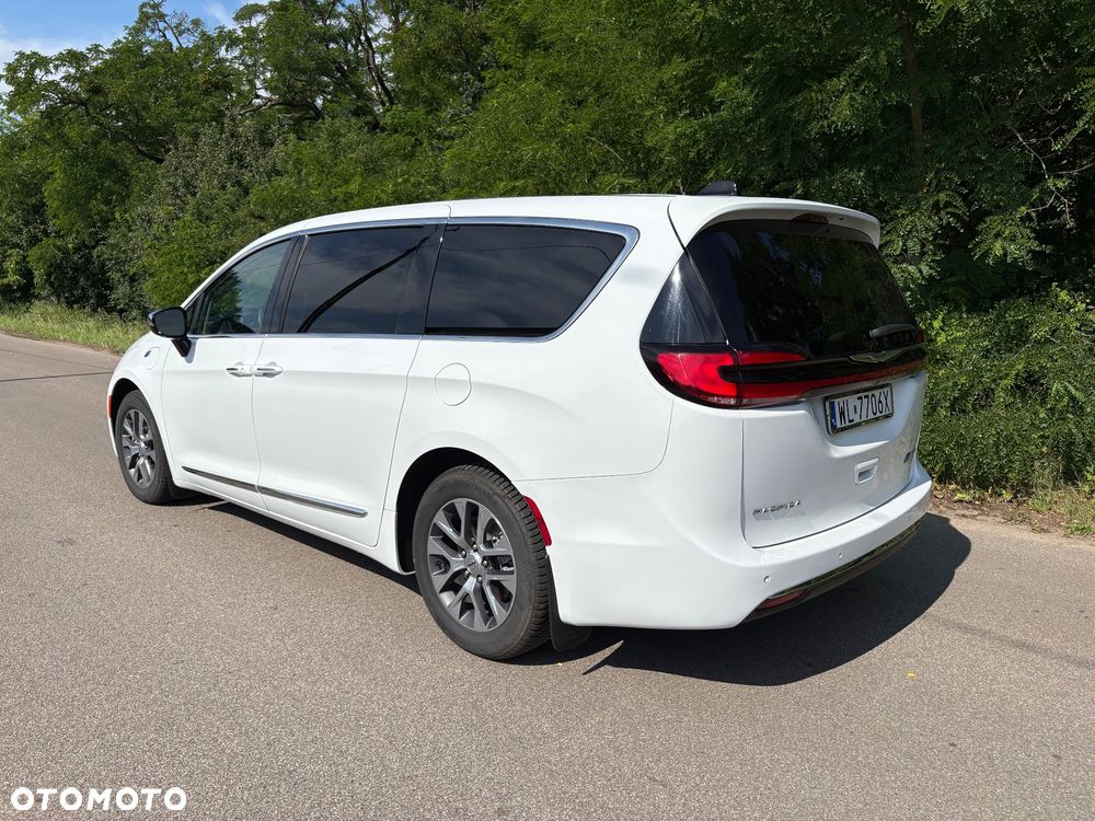 Chrysler Pacifica - 7