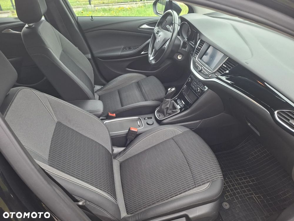 Opel Astra 1.2 T Elegance S&S - 18