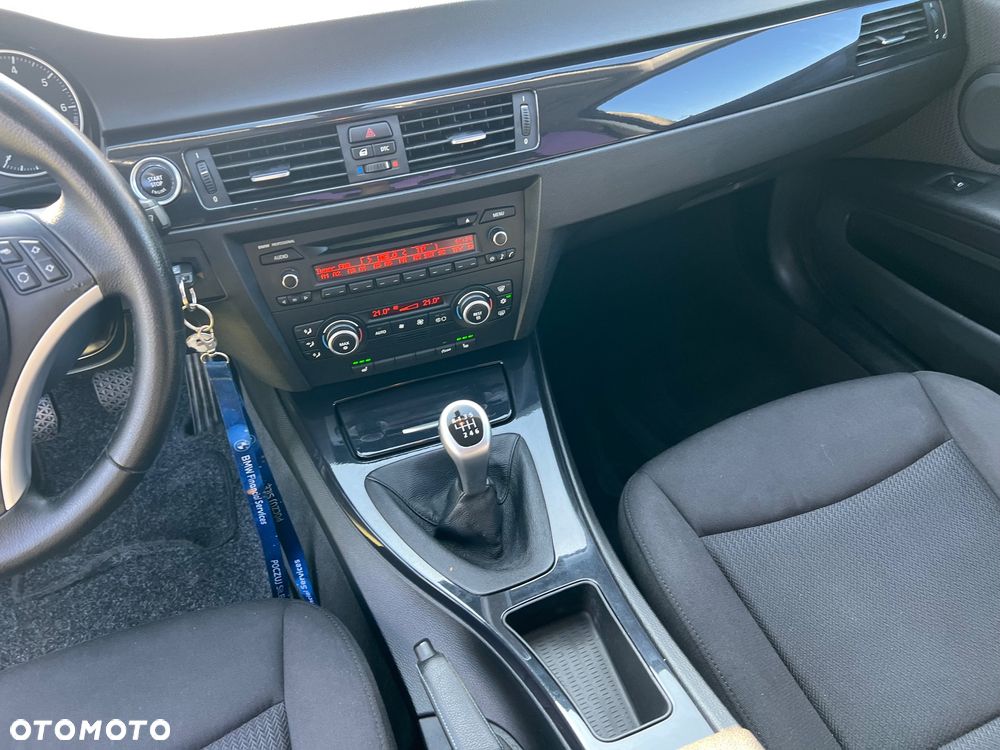 BMW Seria 3 318i Edition Lifestyle - 13