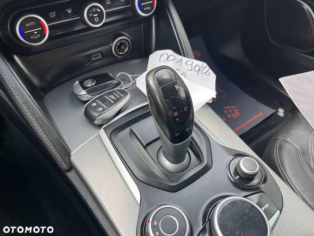 Alfa Romeo Stelvio - 10