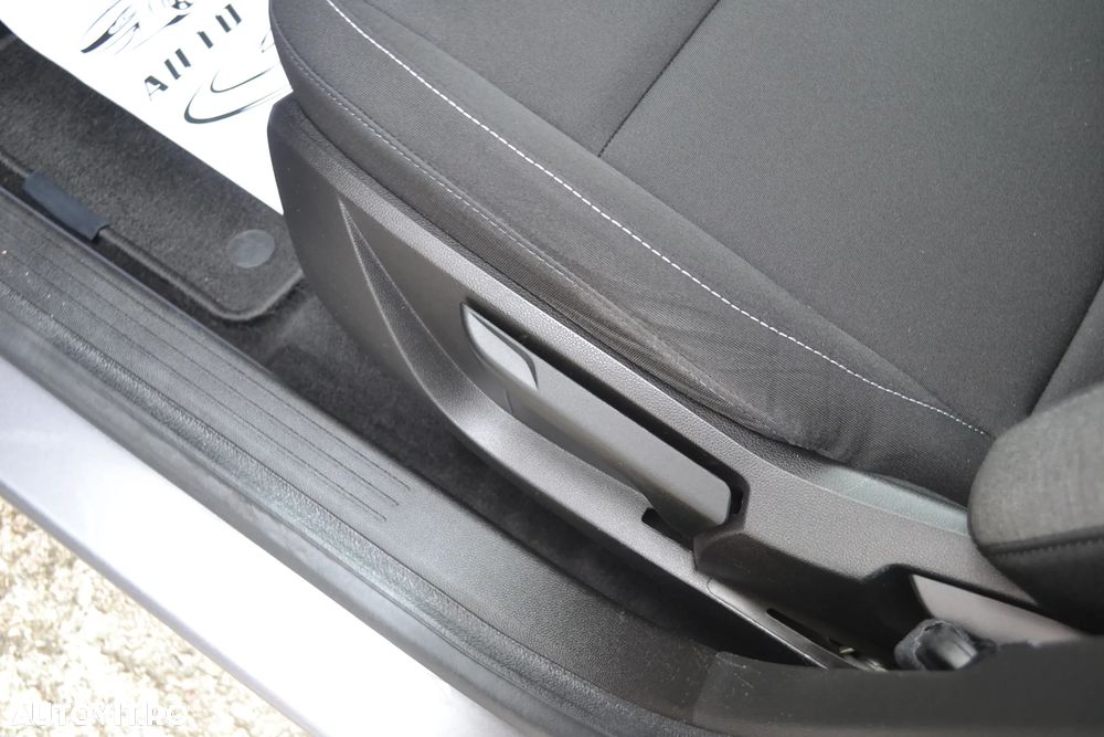 Renault Captur BLUE dCi 115 EDC BUSINESS EDITION - 8