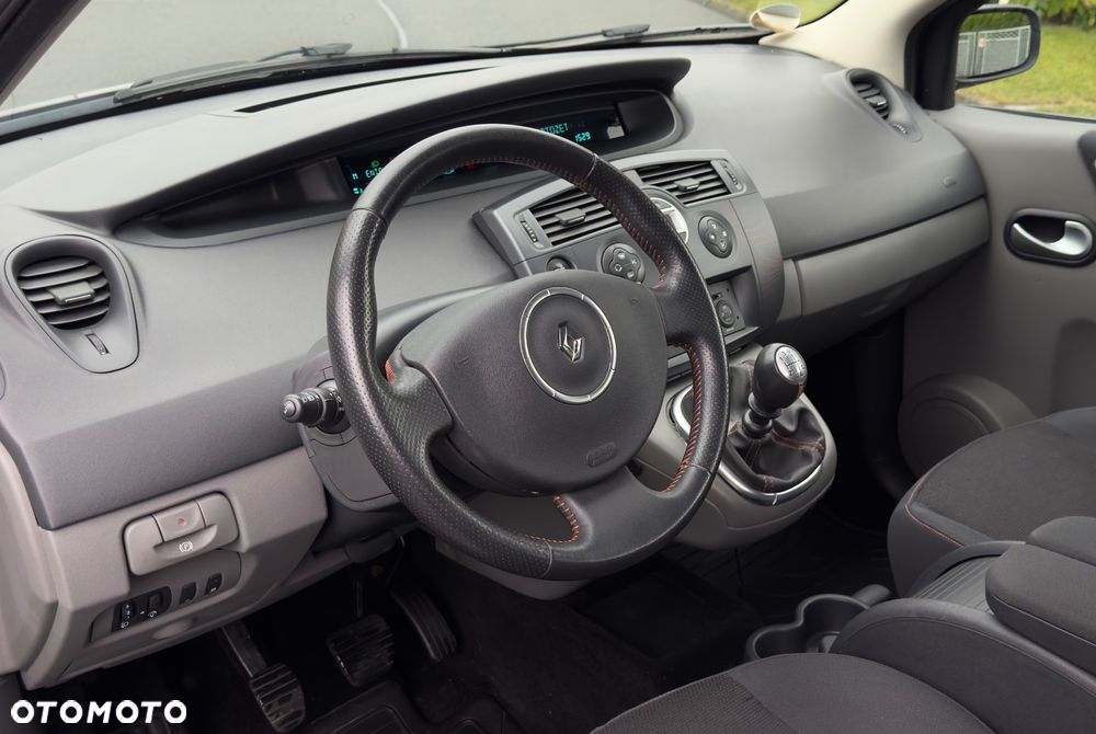 Renault Scenic Conquest - 12