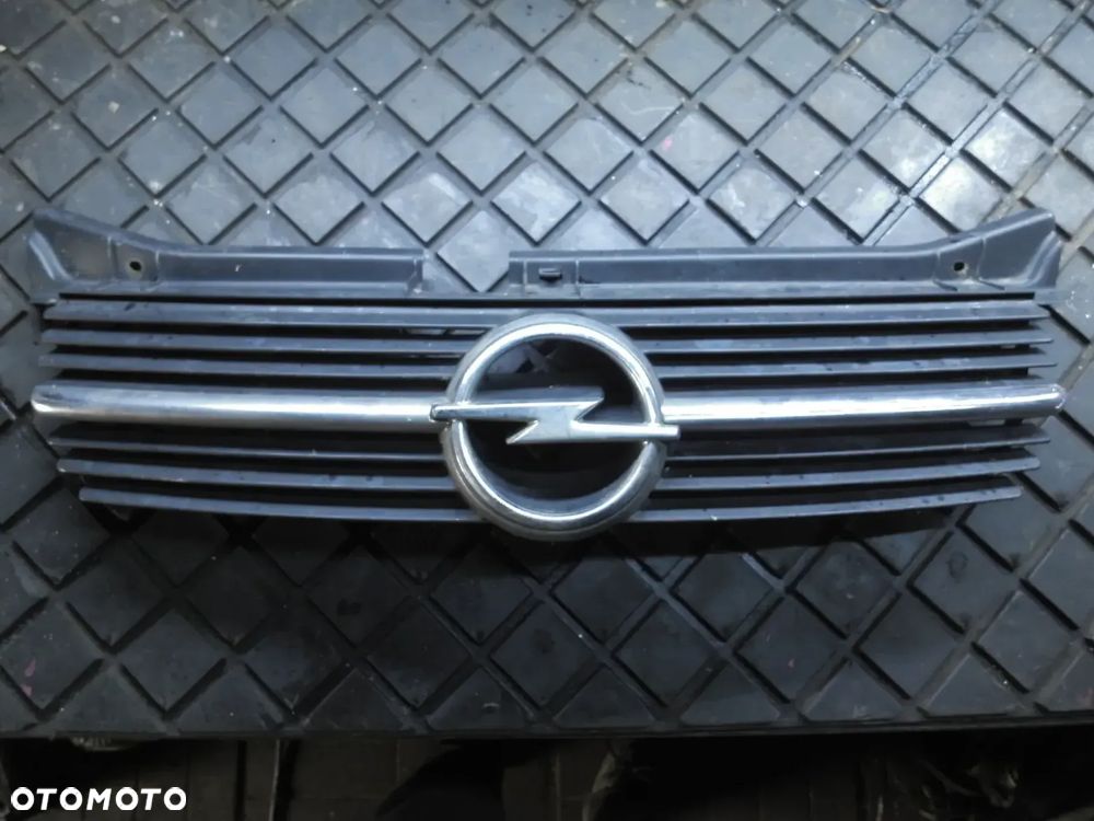 OPEL OMEGA B ORYGINALNY GRILL ATRAPA KRATKA 90491397 - 1