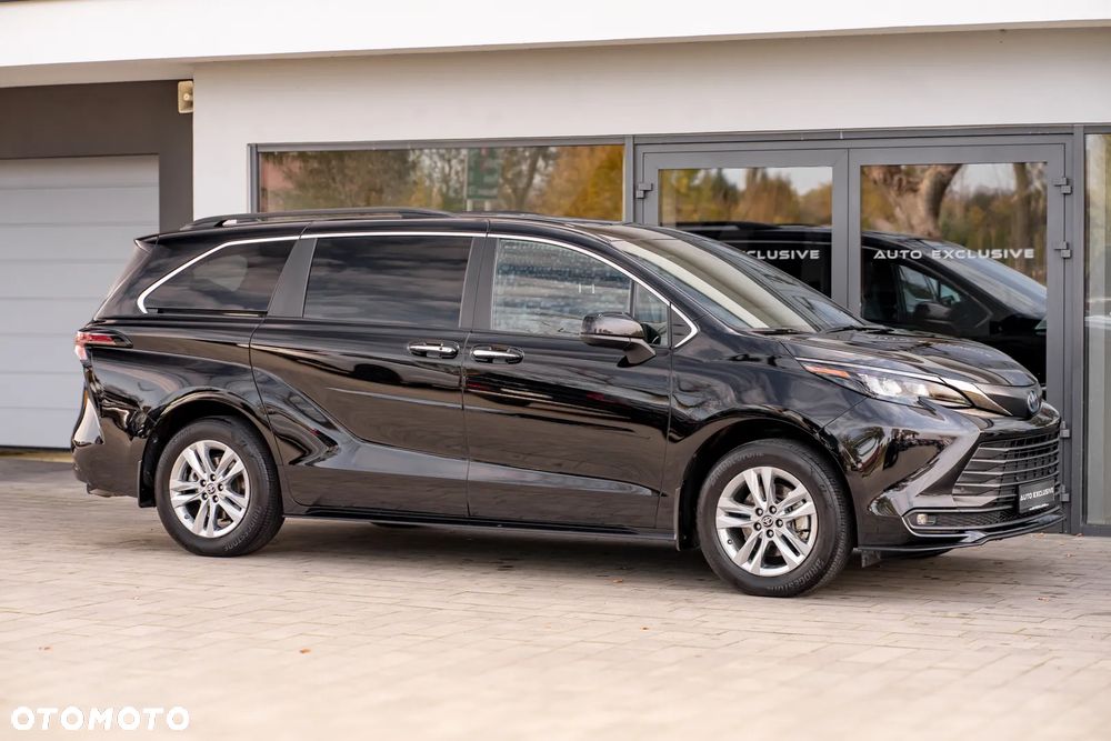Toyota Sienna - 16