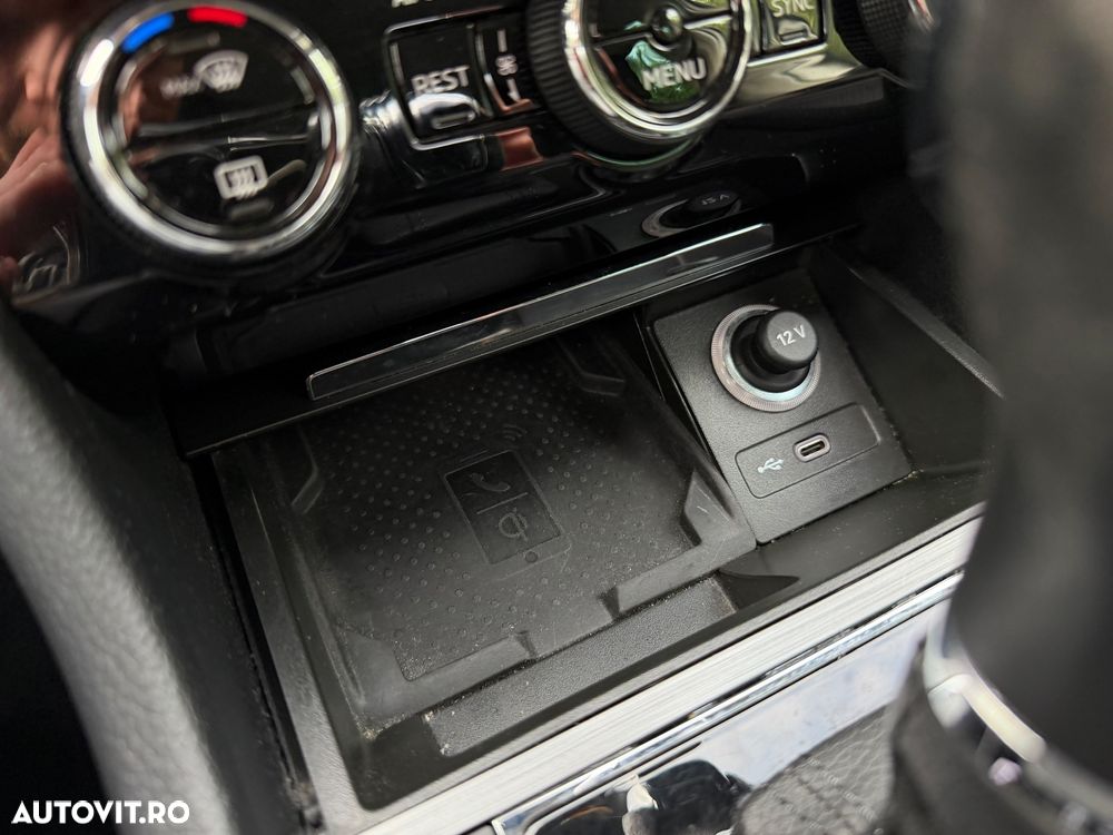 Skoda Superb 2.0 TDI DSG Premium Edition - 29