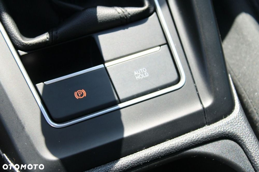 Volkswagen Golf - 24