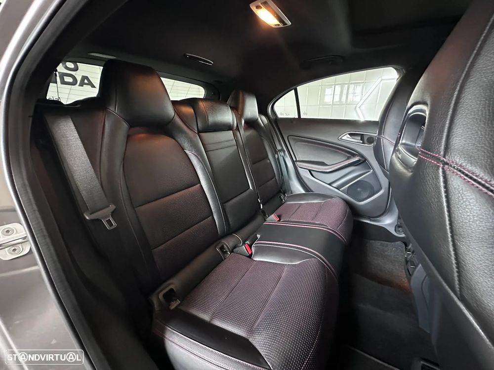 Mercedes-Benz A 45 AMG 4Matic Speedshift 7G-DCT - 16