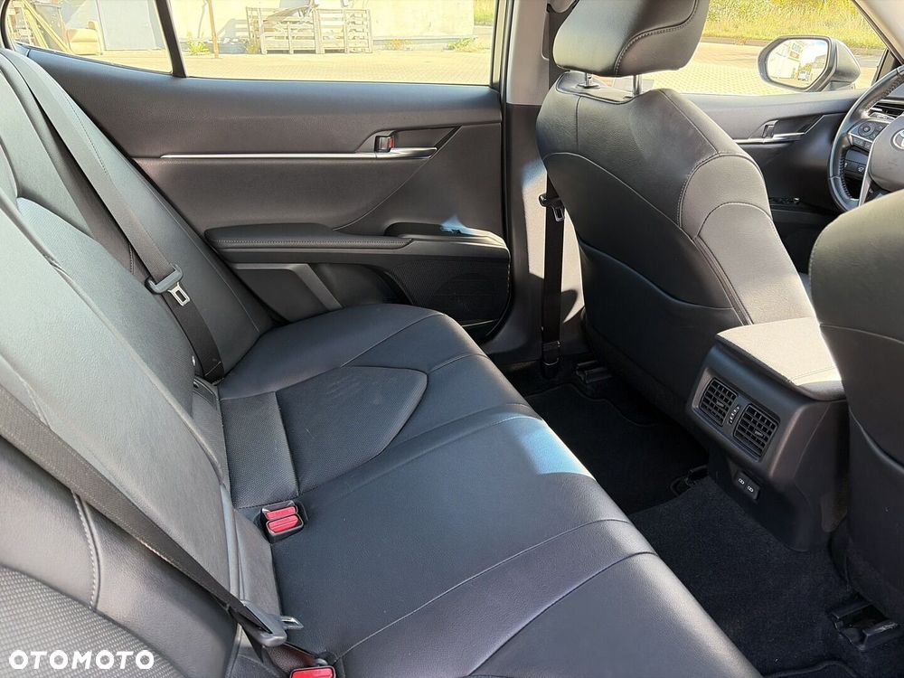 Toyota Camry 2.5 Hybrid Executive CVT - 16