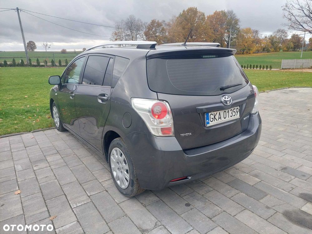 Toyota Verso - 3
