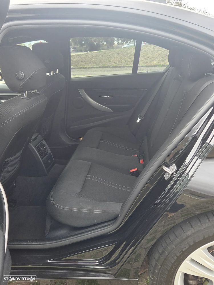 BMW 330 e iPerformance Advantage - 14