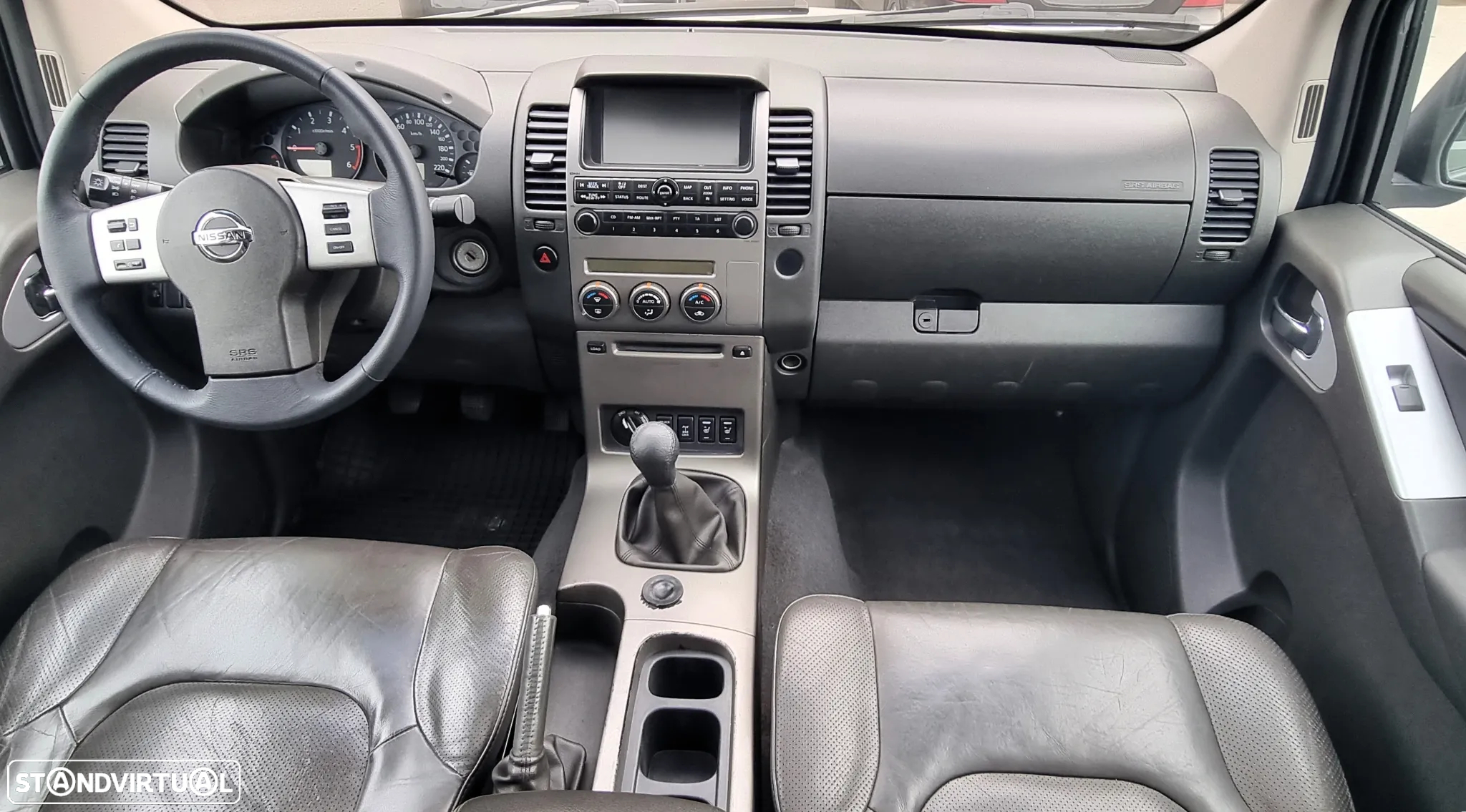 Nissan Navara Premium - 11