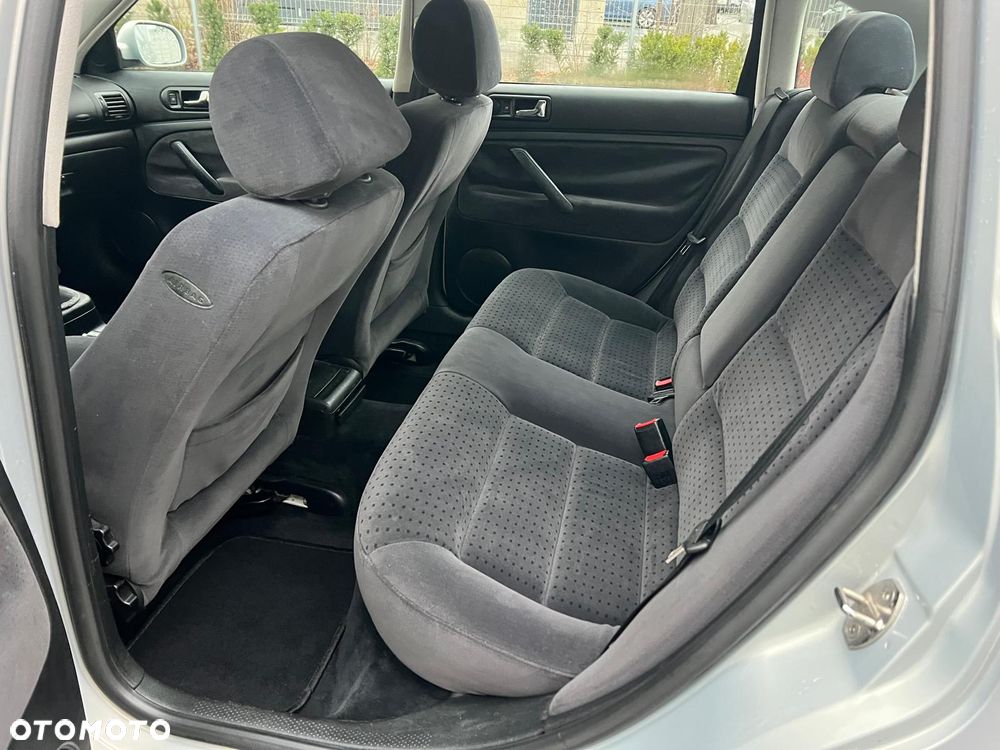 Volkswagen Passat 1.8T Trendline - 19