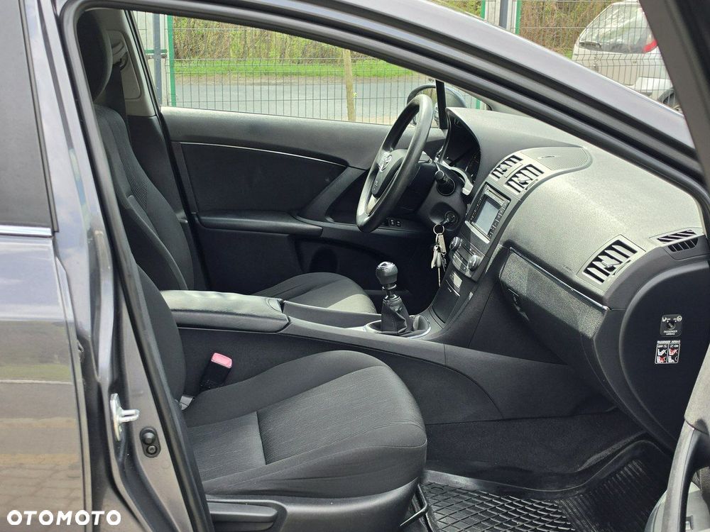 Toyota Avensis - 7