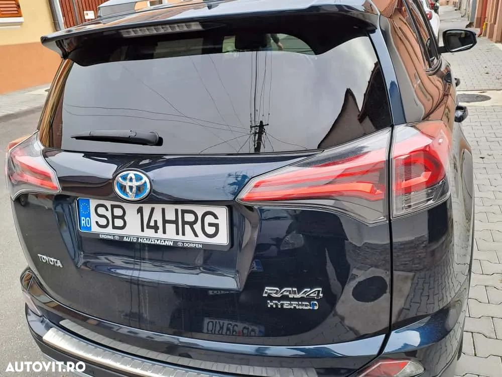 Toyota RAV4 - 9