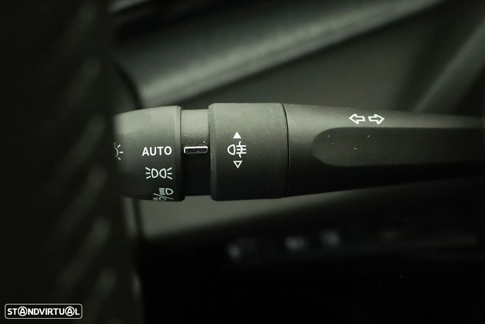 Peugeot 308 SW 1.6 Hybrid Allure e-EAT8 - 17