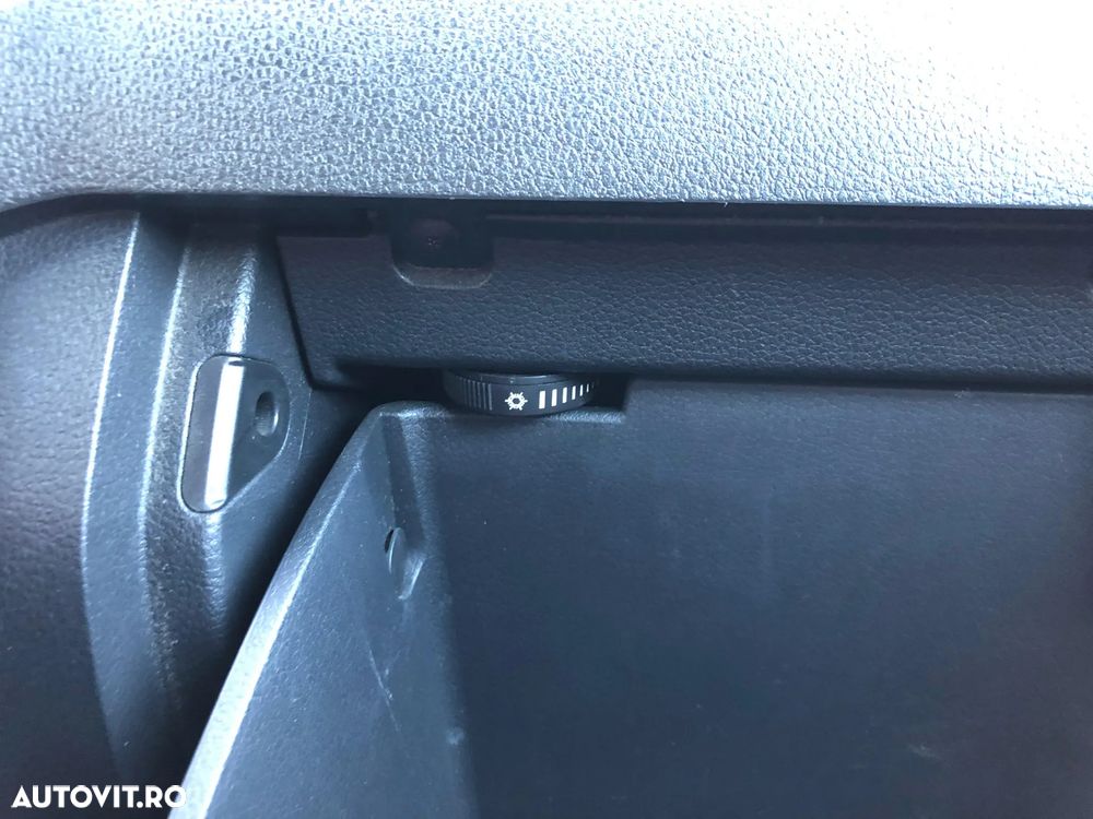 Volkswagen Caddy 2.0 TDI DSG 102cp - 23