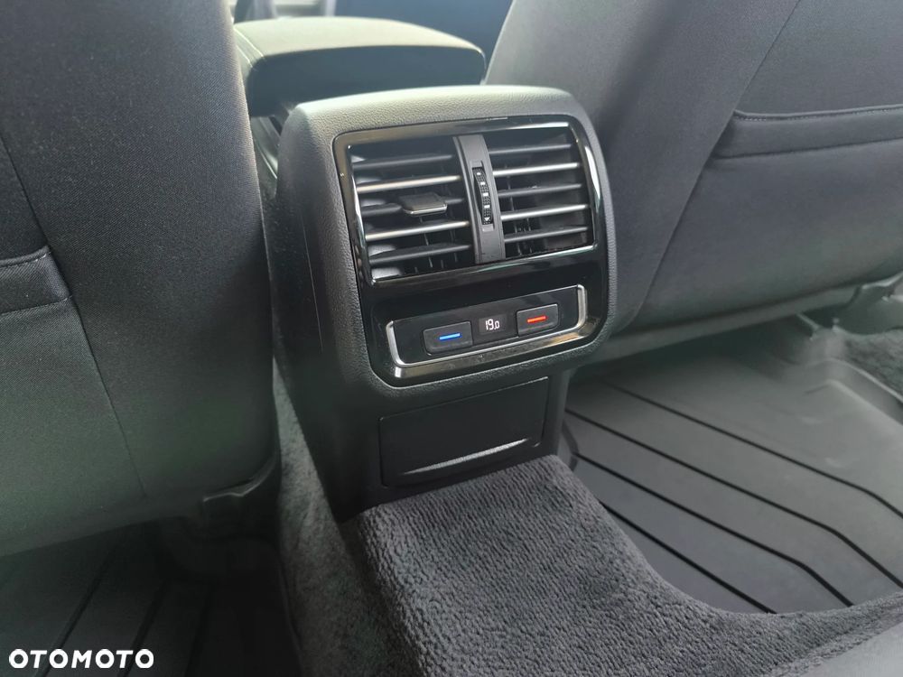 Volkswagen Passat 1.6 TDI (BlueMotion Technology) Comfortline - 19
